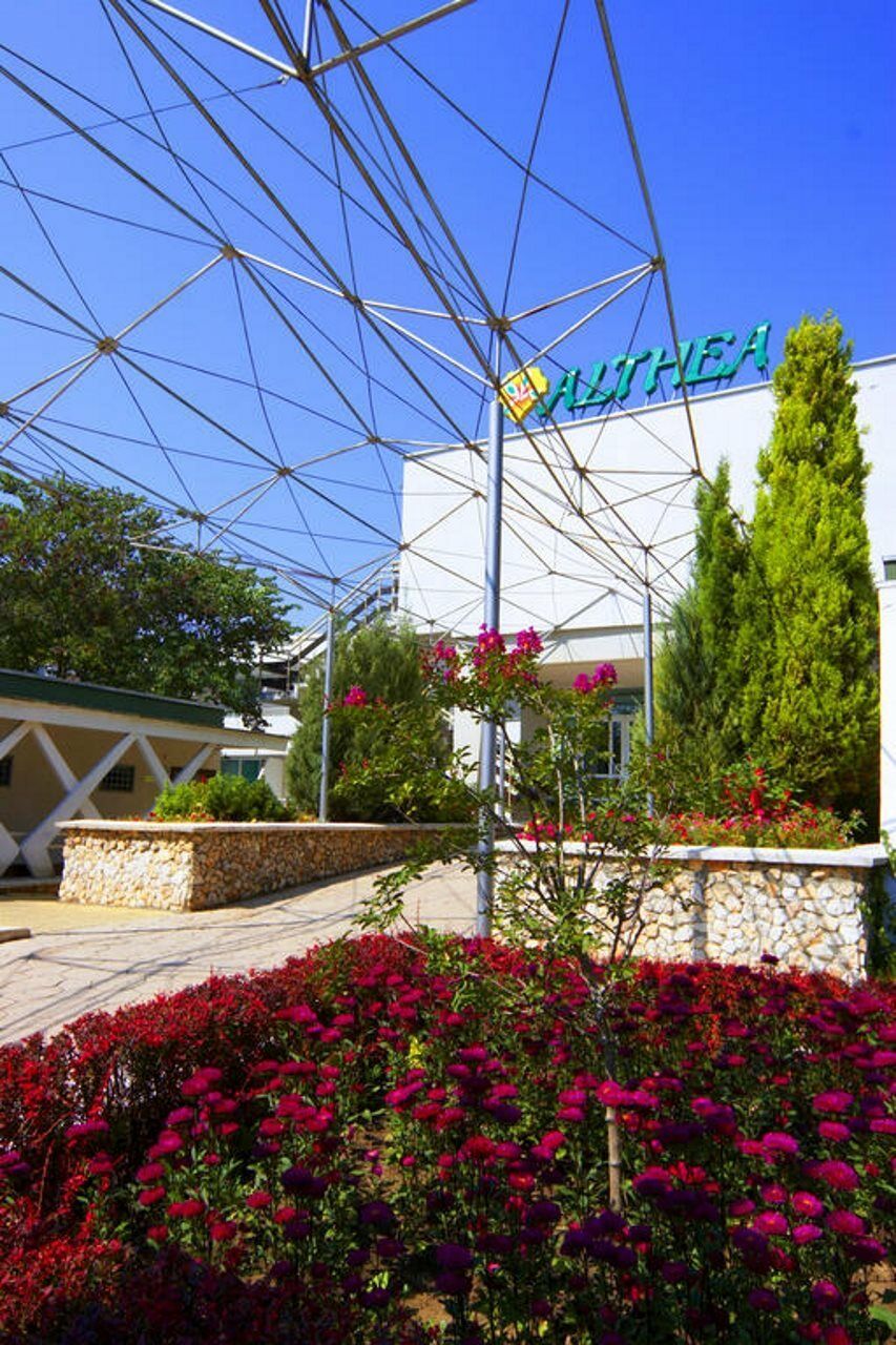 Althea Hotel อัลเบนา ภายนอก รูปภาพ